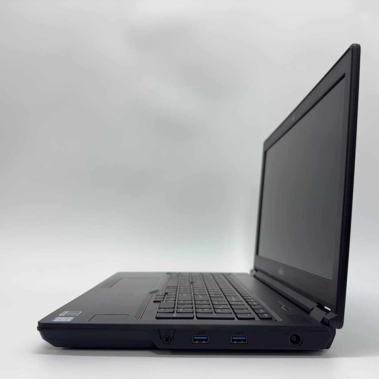Игровой ноутбук Fujitsu H780