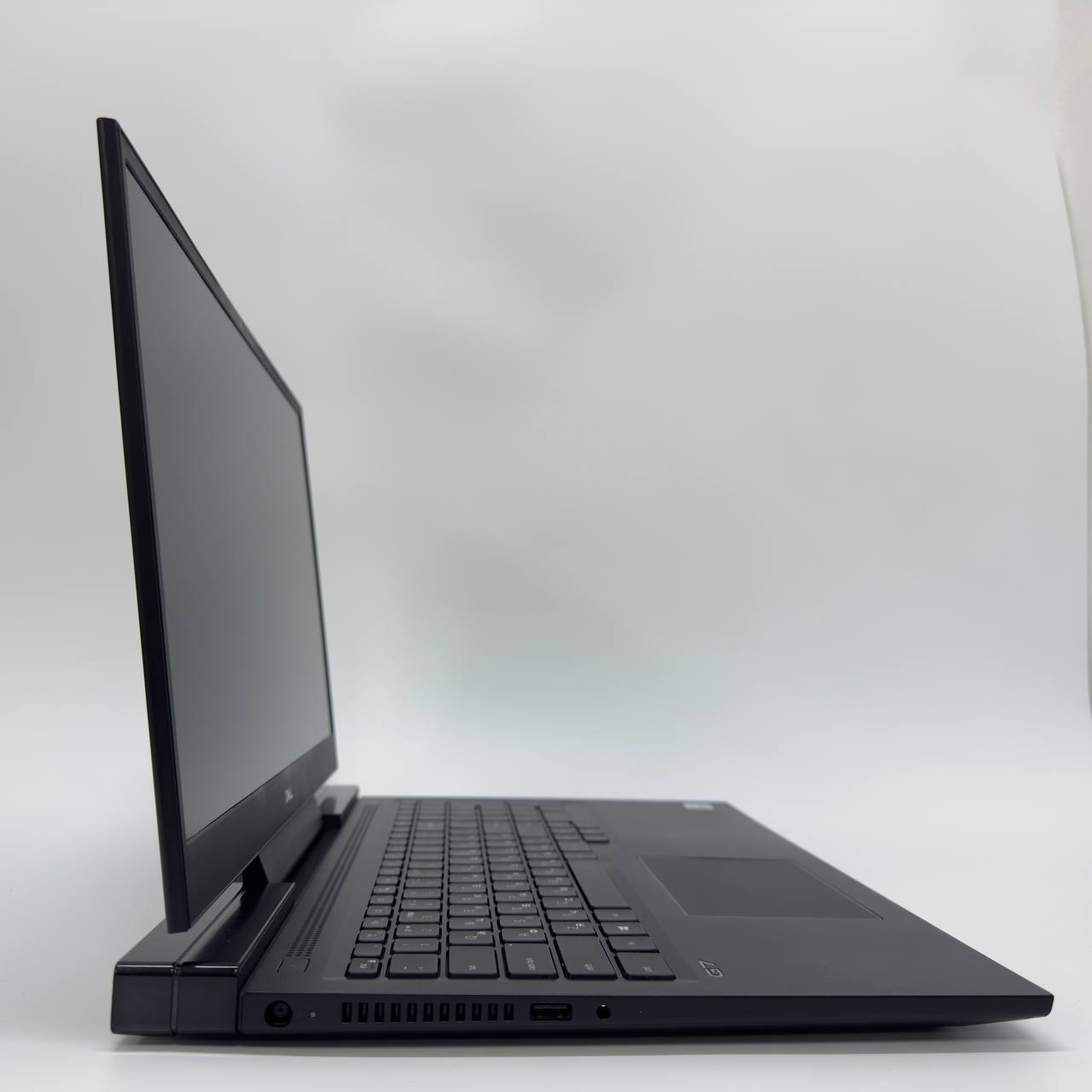 Игровой ноутбук Dell G7